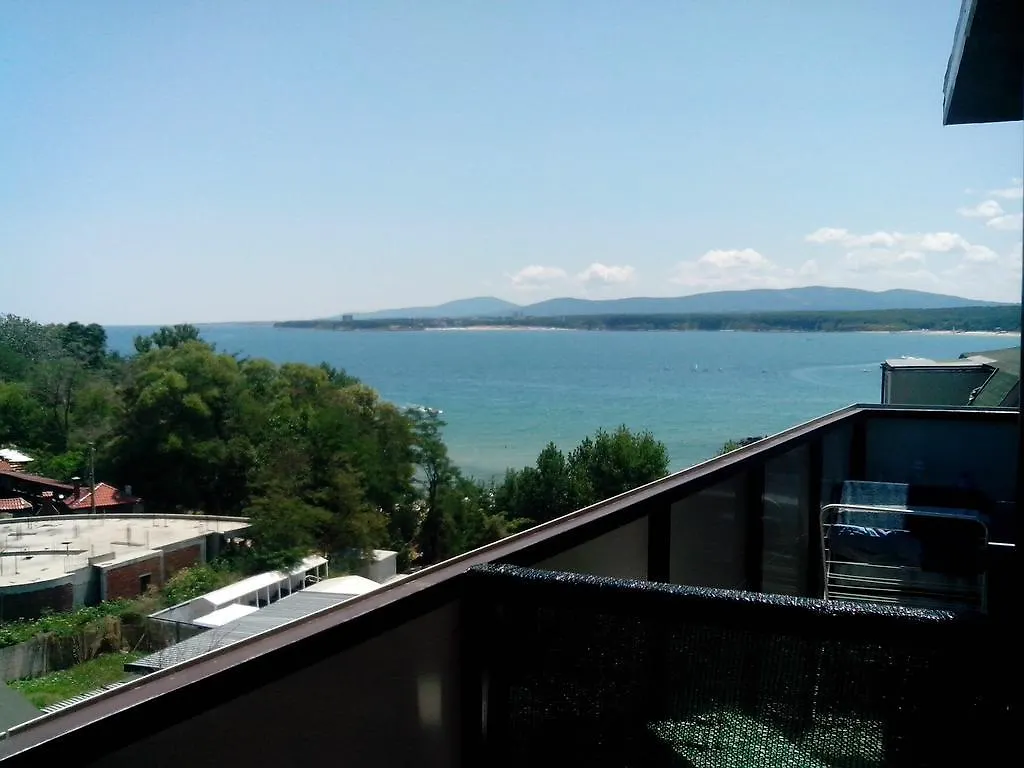 La Piazza Primorsko Rooms & Apartments 3*,