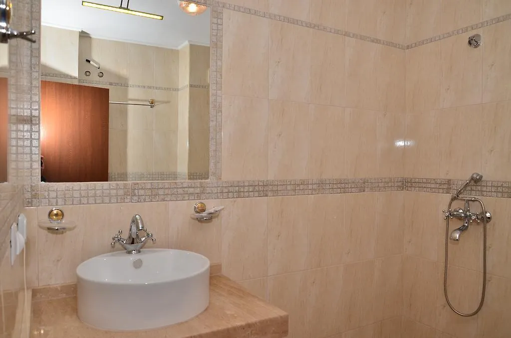 La Piazza Primorsko Rooms & Apartments